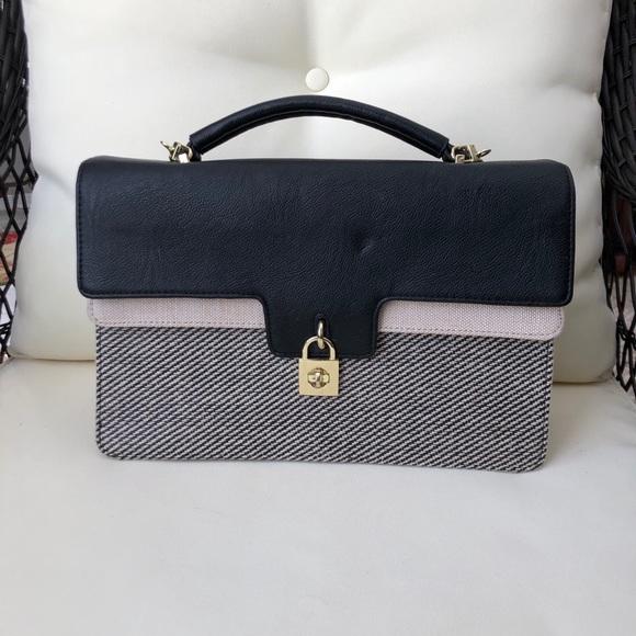 OLIVIA and JOY purse. Detach chain strap. - Picture 3 of 8